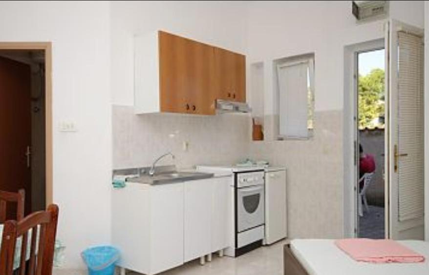 Apartments Angela Liznjan Exterior photo